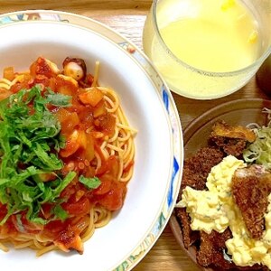 トマト好き必見！タコと大葉のトマトパスタ